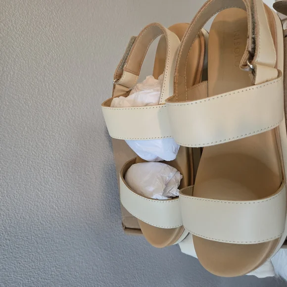 Nisolo Flat Form Sandals in Bone - Picture 9 of 11